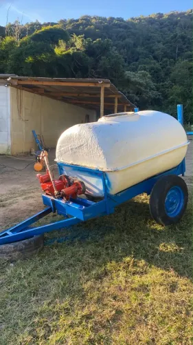 Pulverizador Hatusta 2.000 litros bomba HS 80