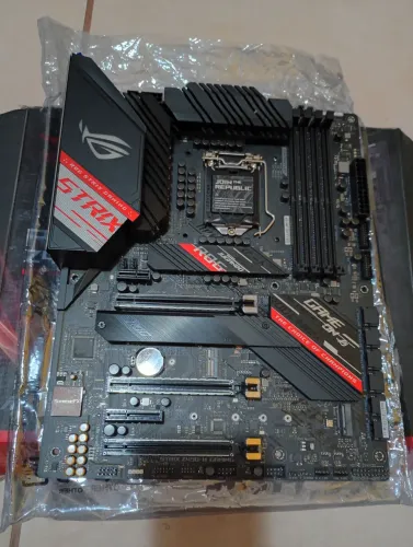 Placa Mãe Asus ROG Strix Z490-H Gaming (LGA 1200) - Na Caixa