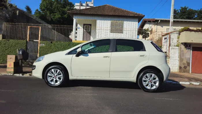 Fiat Punto Attractive 1.4 Fire Flex 8V 5P 2014
