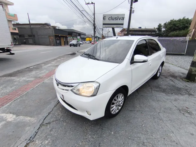 Toyota Etios XLS Sedan 1.5 Flex 16V 4P Mec. 2016