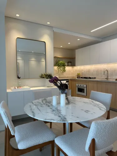 Mesa de mármore Saarinen 110D
