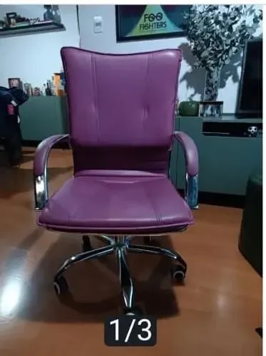 Cadeira de escritório roxa home office pistão quebrada 
