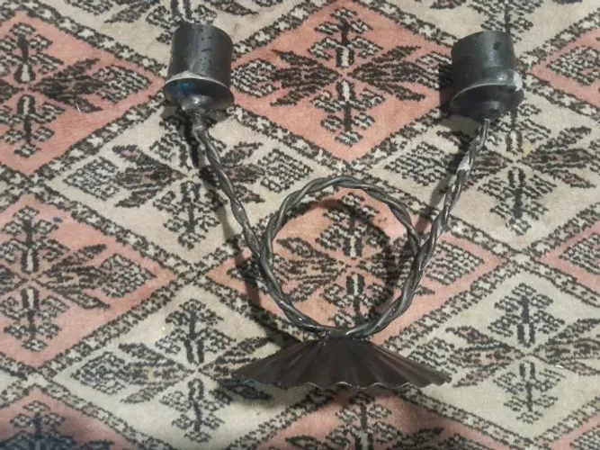 Castiçal Duplo de Ferro Trançado Decorativo Rústico