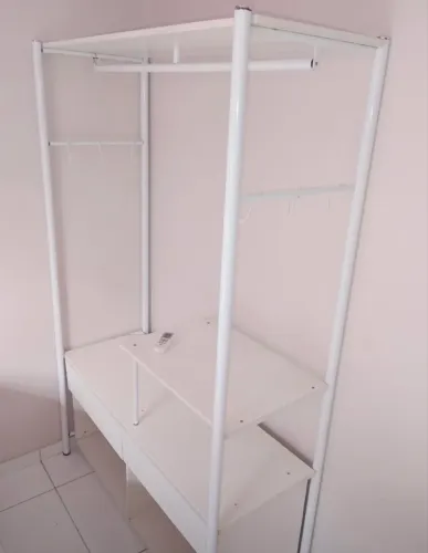 Vendo guarda-roupa aberto
