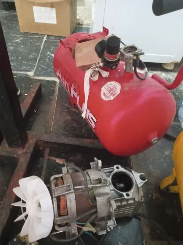 Compressor 25 litros vendo como esta