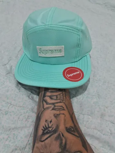 boné supreme aba reta azul bebê.