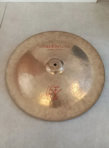 ## Prato de bateria Zildjian Oriental China Trash 18, liga B20, excelente, raridade total!