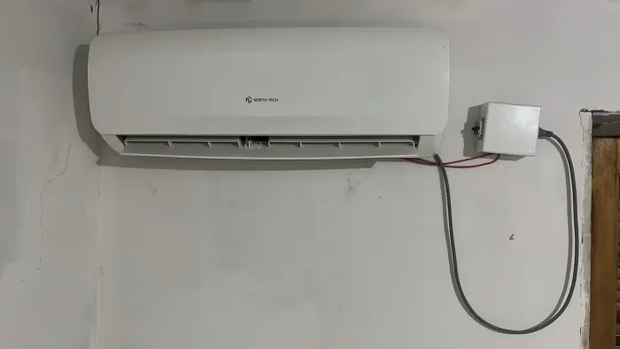 Ar-Condicionado Split North Tech 12.000 BTUs - Apenas 1 Ano de Uso (Estado de Novo)