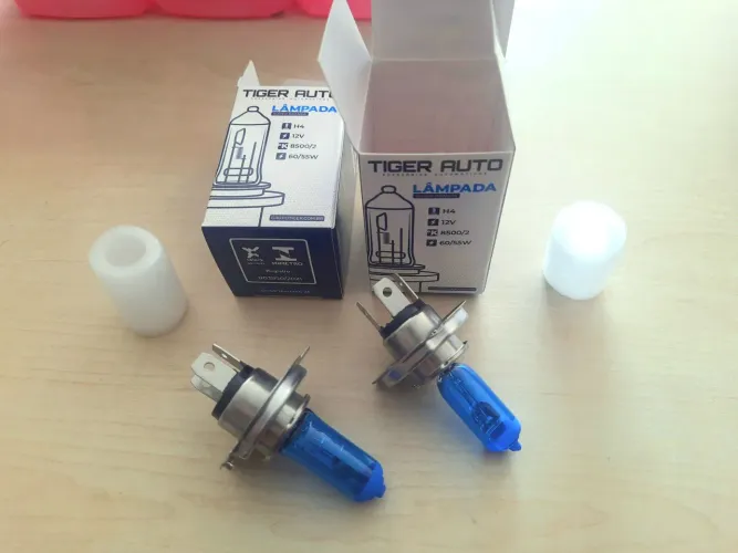 PROMOÇÃO! LÂMPADA FAROL H1 H4 H7 SUPER BRANCA EFEITO XENON 100% PERMITIDA + ENTREGA GRÁTIS