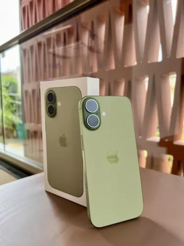 IPHONE 16 256 GB SEMI NOVO VERDE COM GARANTIA IMPECAVEL COMO NOVO 