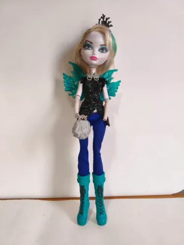 (RESERVADO) Boneca Ever After High Faybelle Torn