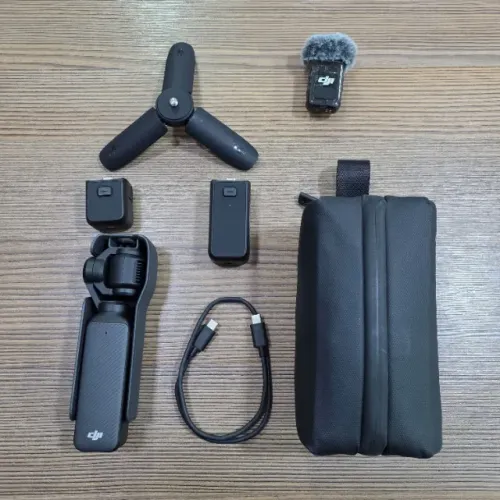 DJI Osmo Pocket 3 Creator Combo Câmera 4K com Microfone e Acessórios