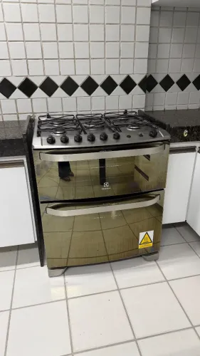 Vende-se lindo fogão 05 bocas Eletrolux