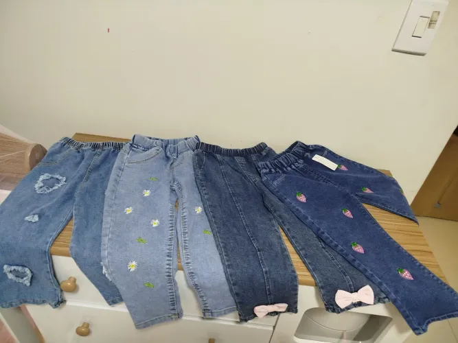 Calças jeans menina - Novas - Nunca usadas