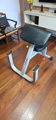 Banco scott musculação da Impulse