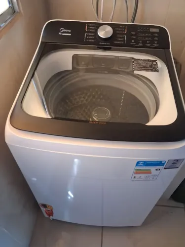 Maquina de lavar com apenas 5 meses de uso ainda na garantia da fábrica