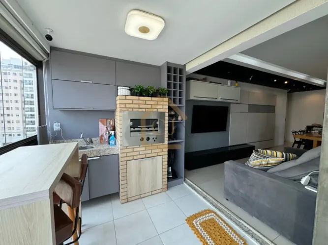 Apartamento reformado disponível para locação no Recreio dos Bandeirantes.
