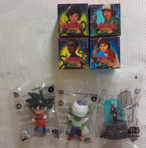 Combo - 7 Bonecos - Eleven, Mike, Dustin e Lucas / Goku e Piccolo / Mandaloriano