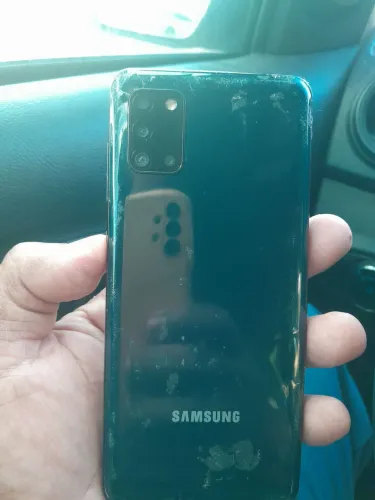 Vendo celular A31 128 gigas de memória  em perfeito estado  