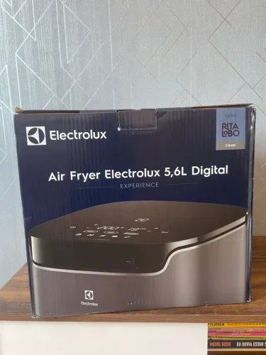 Air Fryer Eletrolux 5,6L digital (EAF45)