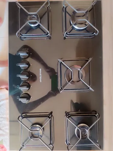 Cooktop Brastemp a Gás 5 Bocas com Grades de Ferro