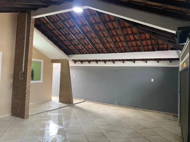 Linda Casa em Condomínio