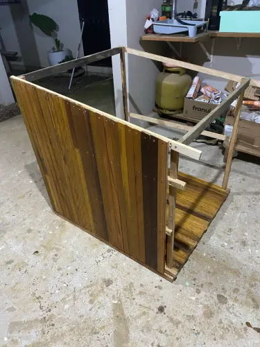 CASINHA DE CACHORRO PREMIUM COM VARANDA E DECK - PORTE MÉDIO