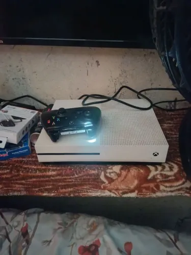 Xbox one um controle e 3 jogos 1200