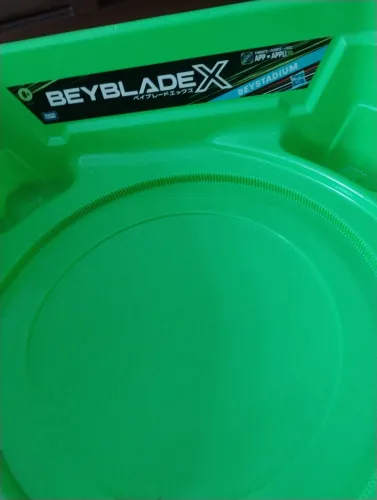 Arena Beyblade nova para uso em ótimo estado
