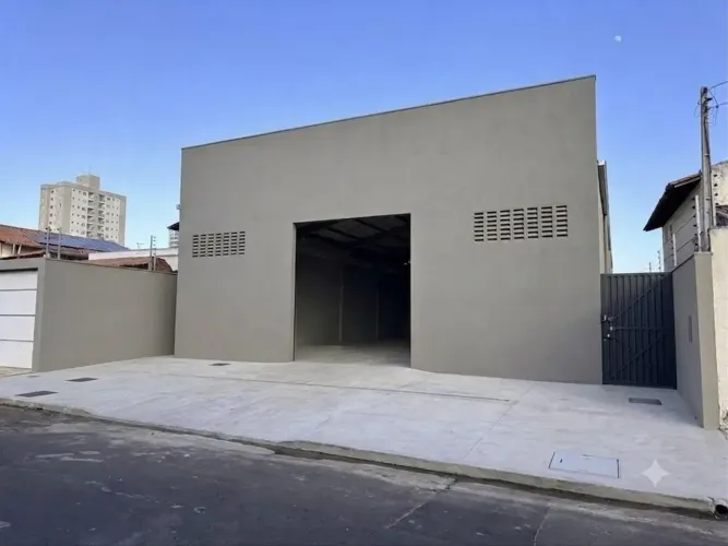 Alugo galpão comercial na zona leste de Teresina no Bairro São João, 332,00 m² com escritó