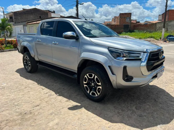 Toyota Hilux CD SRX Plus 4X4 2.8 TDI Die. Aut. 2024