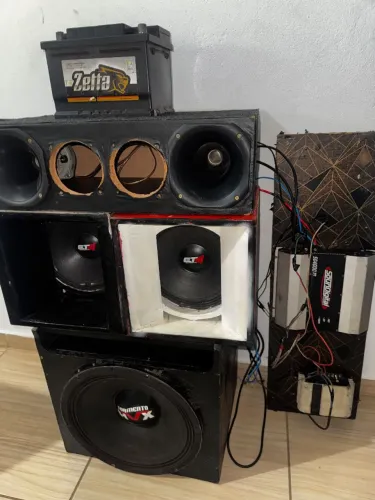 Som automotivo, autofalante precisa de reparo resto funciona tudo!?