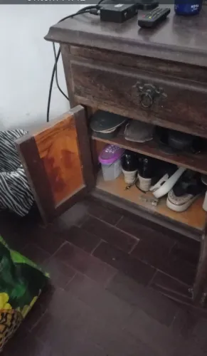 CRIADO MUDO EM SUCUPIRA