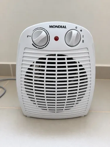 Mini aquecedor portátil Mondial