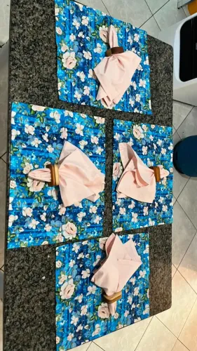 roupa de mesa posta