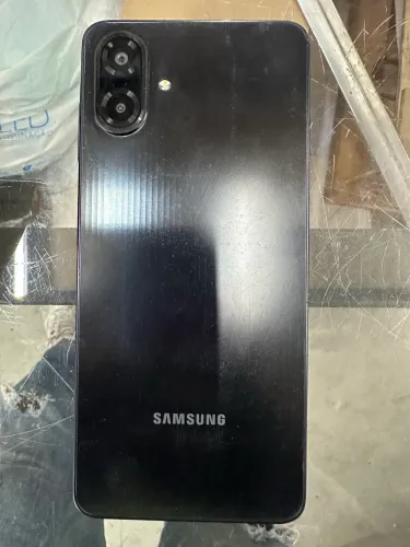 Vendo celulares com pendências para arrumar quem quiser ou para retirada de peças