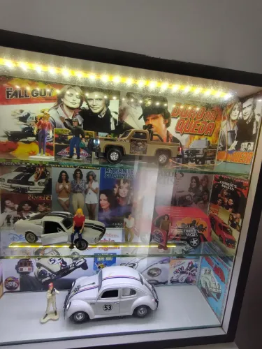 Dioramas com Duro na Queda, As Panteras e Se meu Fusca Falasse Herbie.