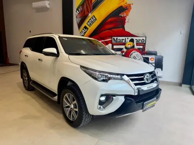 Toyota Hilux SW4 SRX 4X4 2.8 TDI 16V Dies. Aut. 2020