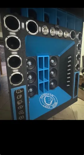 Reboque de som automotivo 