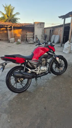 Fan 160 2025 Vendo ou troco por carro com volta 
