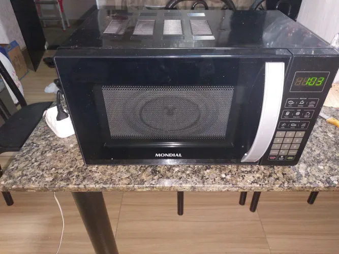 Micro-ondas mondial 21L