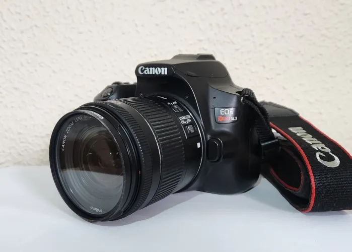 Canon SL3 4K Wi-fi com lente 18-55mm
