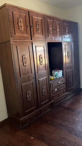 Guarda roupa sucupira