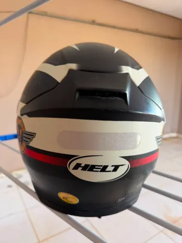 Vendo 2 capacete HELT