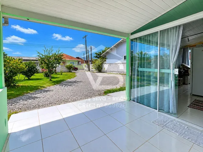 Casa com Escritura Pública à Venda em Paulo Lopes Bairro Freitas