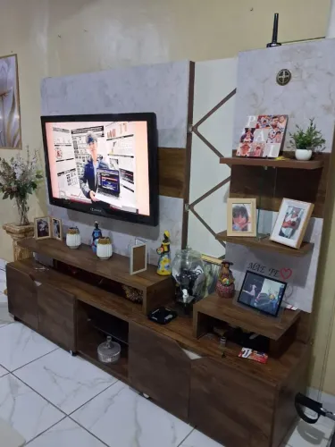 Painel para TV com Rack e Prateleiras - Excelente Estado!