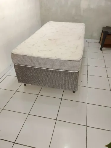 Cama de Solteiro ótimas condições 