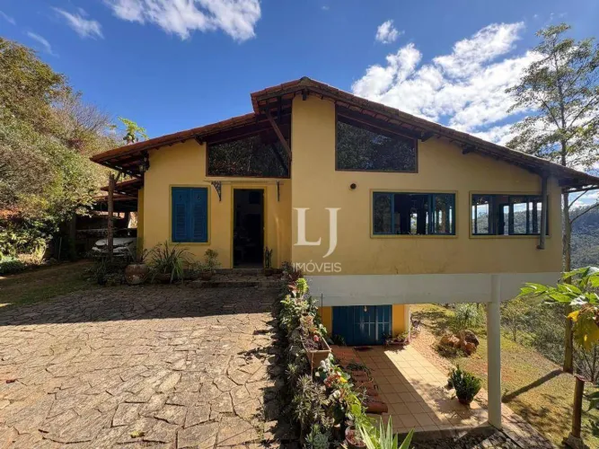 Sítio com 3 dormitórios à venda, 83600 m² por R$ 2.500.000,00 - Secretário - Petrópolis/RJ