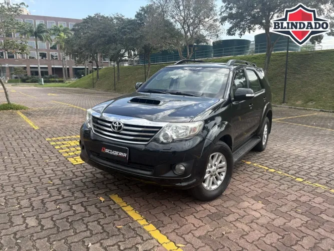 Toyota Hilux SW4 SRV D4-d 4X4 3.0 TDI Dies. AUT 2014