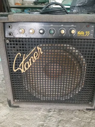 Caixa amplificada guitarra Staner 